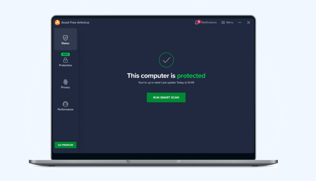 una laptop abierta con la pantalla mostrando la interfaz de configuración de Avast Antivirus